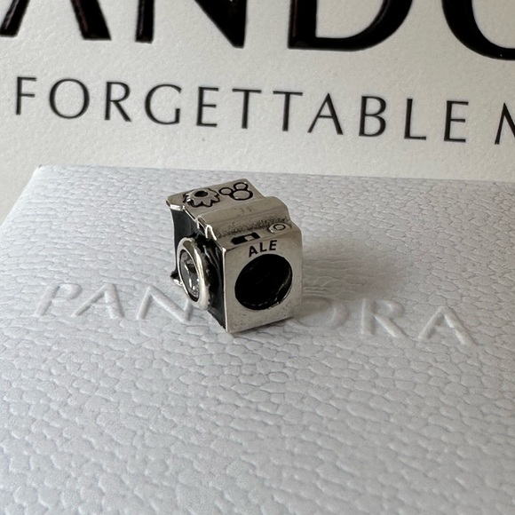AUTHENTIC PANDORA CAMERA PHOTOGRAPHY SILVER 925 ALE CHARM + BOX # 176 - Picture 2 of 6